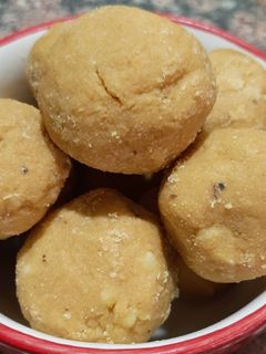 મગસ (Magas Recipe In Gujarati) રેસીપી મુખ્ય ફોટો
