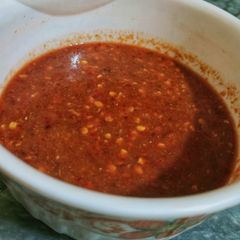 A picture of Lehsan ki Lal chutney.
