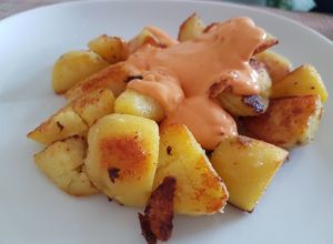 Une photo de Patatas bravas