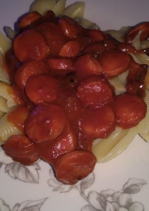 Una foto de Fideos con salchicha
