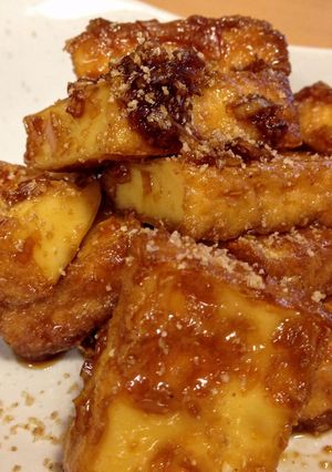 A picture of Thick Fried Tofu with Tasty Sauce.