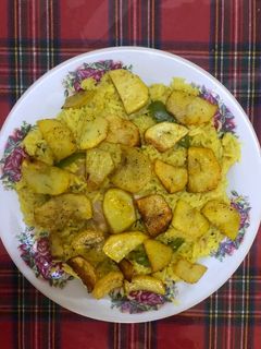 صورة لوصفة كبسة دجاج مع بطاطس بالفرن 🥔