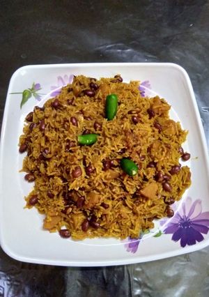 A picture of Rajma chawal.