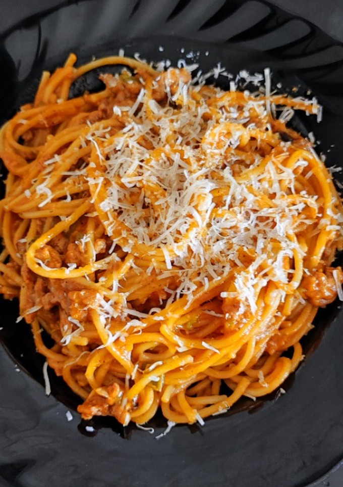 Una foto de Espaguetis con carne picada y tomate en Olla GM D