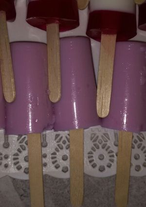 Una foto de Paletas de yogurt