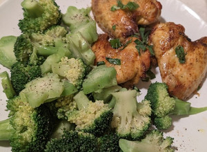 蜂蜜蒜香烤雞翅 的食譜成品照片