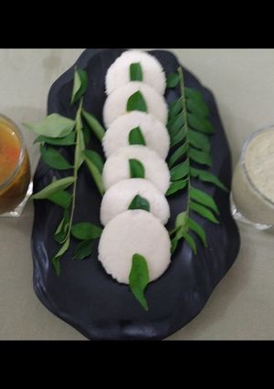 A picture of Zatpat Idli.