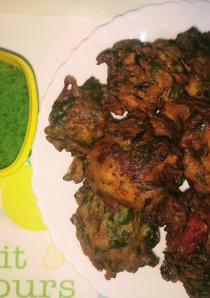 A picture of Raddish leaves pakoda.