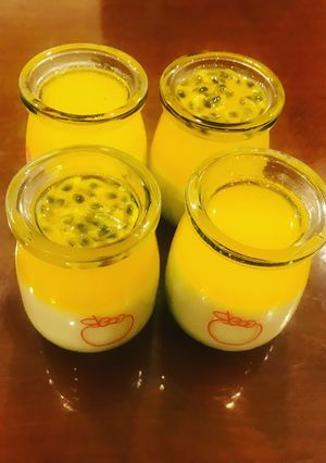Hình của món Panna cotta chanh leo.