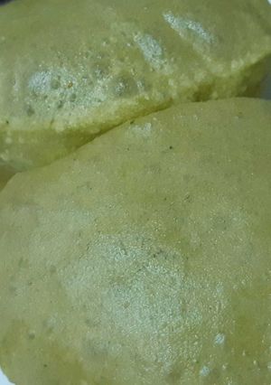 A picture of Methi ki puri.