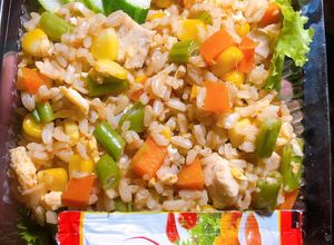 Hình của món Eat clean (cơm chiên dương châu).