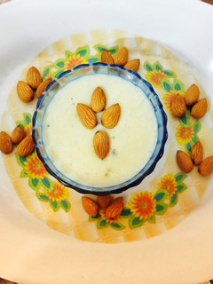 कश्मीरी फिरनी (kashmiri phirni recipe in Hindi) रेसिपी मुख्य फोटो