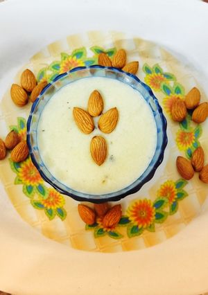 कश्मीरी फिरनी (kashmiri phirni recipe in Hindi) रेसिपी मुख्य फोटो