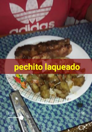Una foto de Pechito de cerdo laqueado