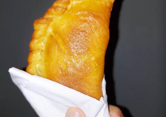 Ini dia! Bagaimana cara membuat Roti goreng isi sayuran dan ayam kare dijamin sempurna