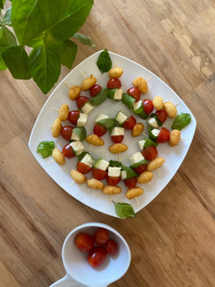 Una foto de Ñoquis fritos caprese