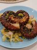 Pulpo en freidora de aire con mojo de ajo y limón