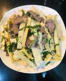 Măng xào thịt bò lá lốt