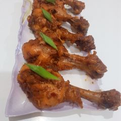 A picture of Roasted chicken drumsticks 🍗🍗🍗🍗.