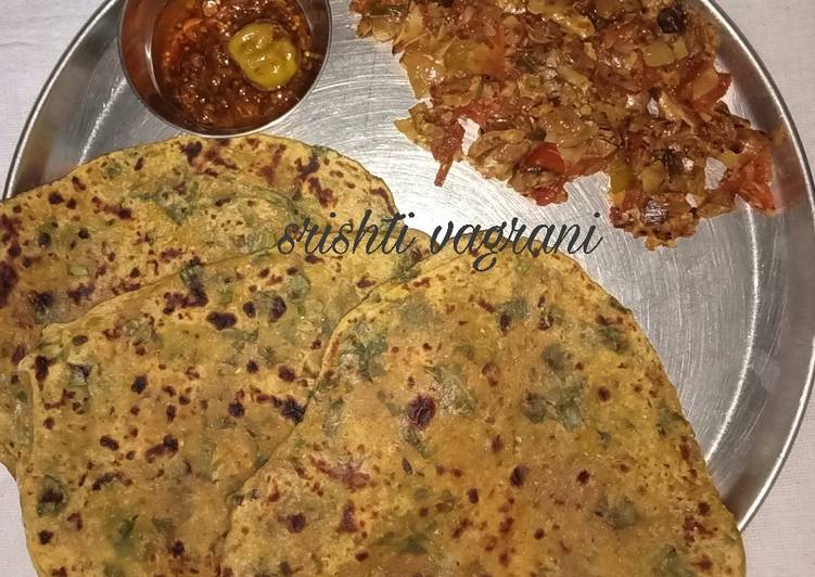 Recipe of Favorite Leftover Dal palak Paratha with Papad chutney