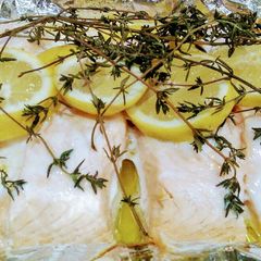 A picture of Salmon with Lemon and Thyme.