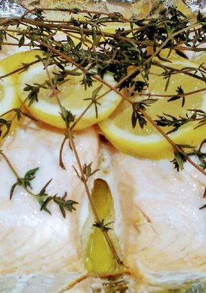 A picture of Salmon with Lemon and Thyme.