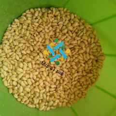 A picture of How to wash soya beans properly.