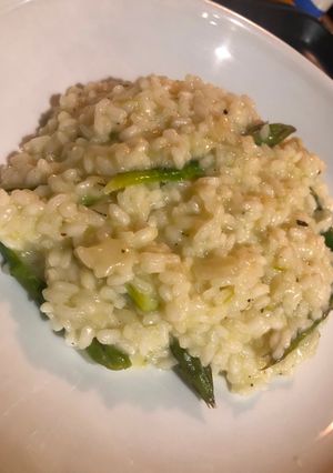 Una foto de Risotto de espárragos verdes