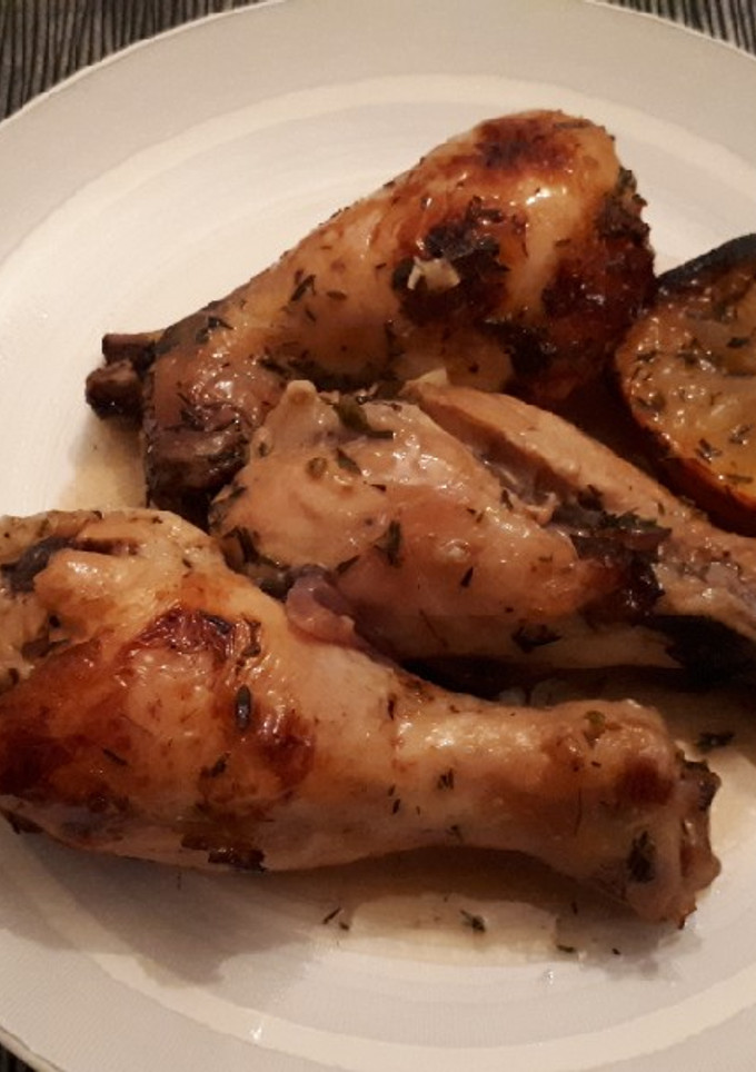 Una foto de Pollo con limón y tomillo