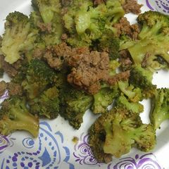 A picture of Beef and Broccoli.