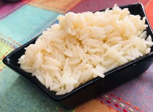 Una foto de Arroz sofrito saborizado♥️