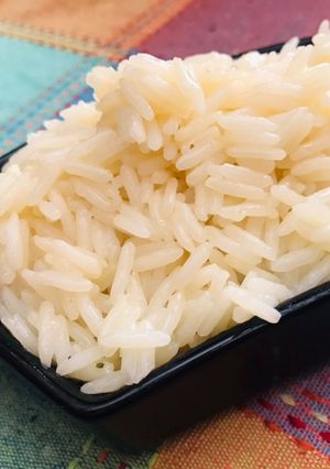Una foto de Arroz sofrito saborizado♥️