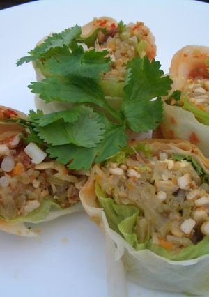 A picture of Popiah (Malaysian spring roll).