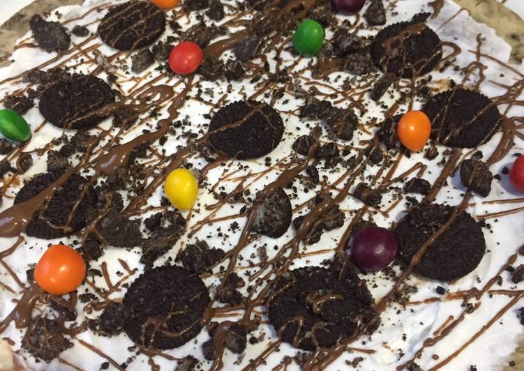 Step-by-Step Guide to Make Any-night-of-the-week Oreo pizza