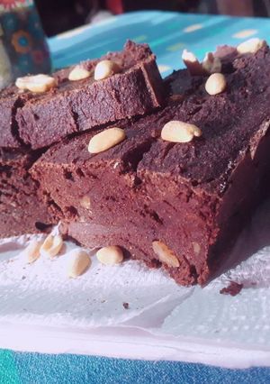 Una foto de Budin de chocolate y mani 🥜🍫
