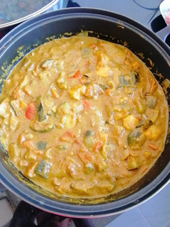 Una foto de Verduras con curry amarillo