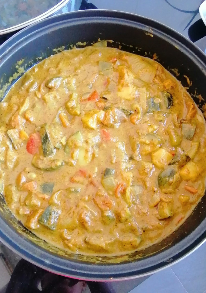 Una foto de Verduras con curry amarillo