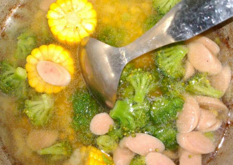 Sop brokoli jagung sosis