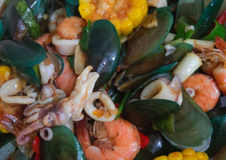 Cara Gampang Menyiapkan Seafood campur asam pedas Anti Gagal