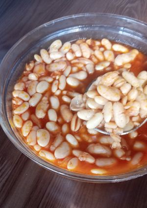 صورة لوصفة فاصولياء بيضاء مع صدور الدجاج