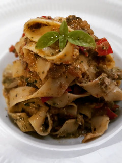 Una foto de PASTA con PISTO al PESTO