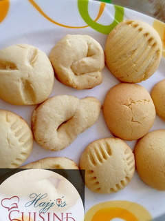 A picture of My homemade vanilla cookies.
