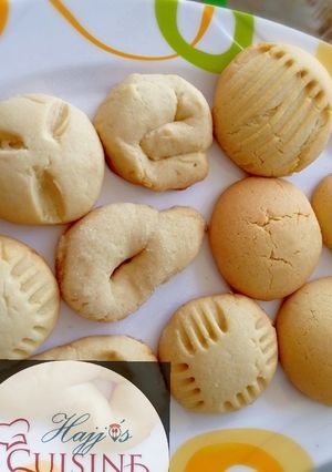 A picture of My homemade vanilla cookies.