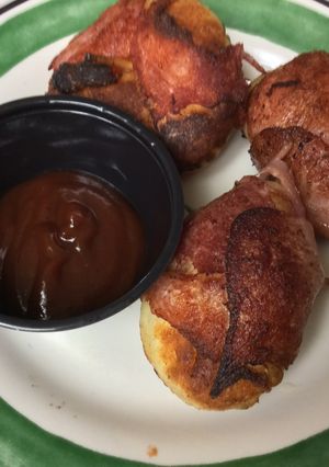 A picture of Cheesy Bacon/Ham Bombs.