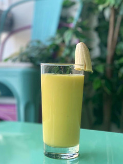 Foto principal de Smoothie amarillo de plátano, mango y piña