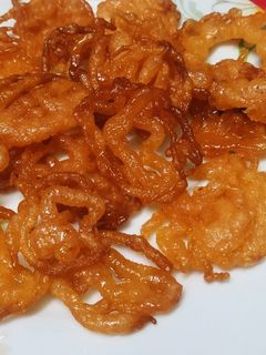 जिलेबी (jalebi recipe in marathi) रेसिपी चे मुख्य फोटो