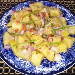 A picture of Aloo ki chaat.