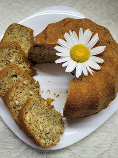 Una foto de Budín de banana, almendras y caramelo