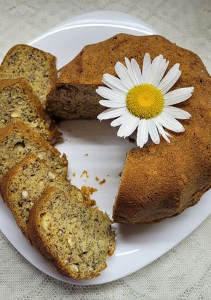 Una foto de Budín de banana, almendras y caramelo
