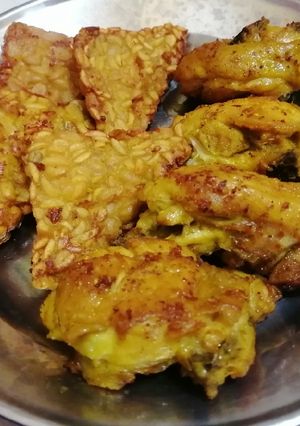 Foto resep Ayam dan Tempe Goreng Kuning ga pake bumbu instant